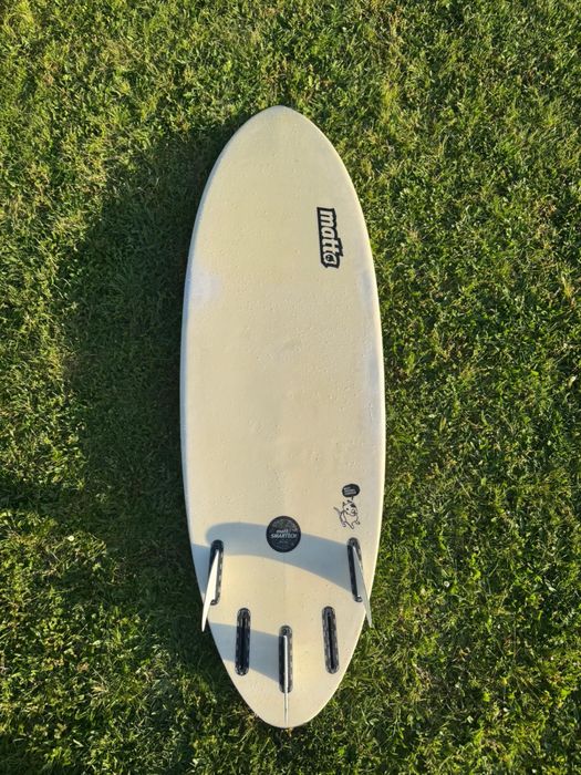 Prancha de surf 6”, em excelente estado.