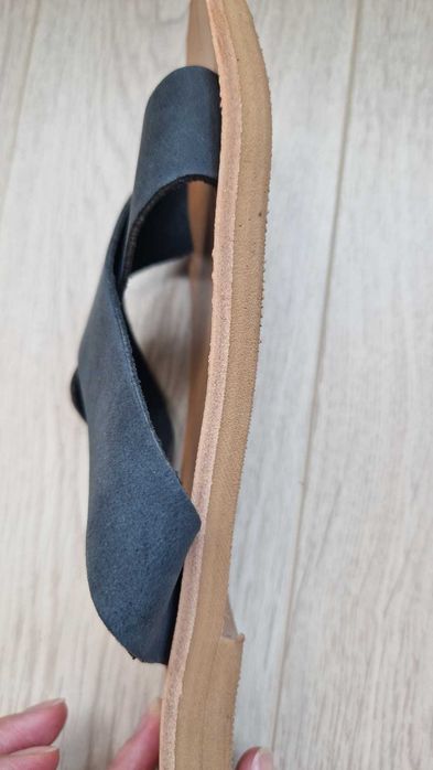 Літні шльопанці з натуральної шкіри (як нові, на 39)