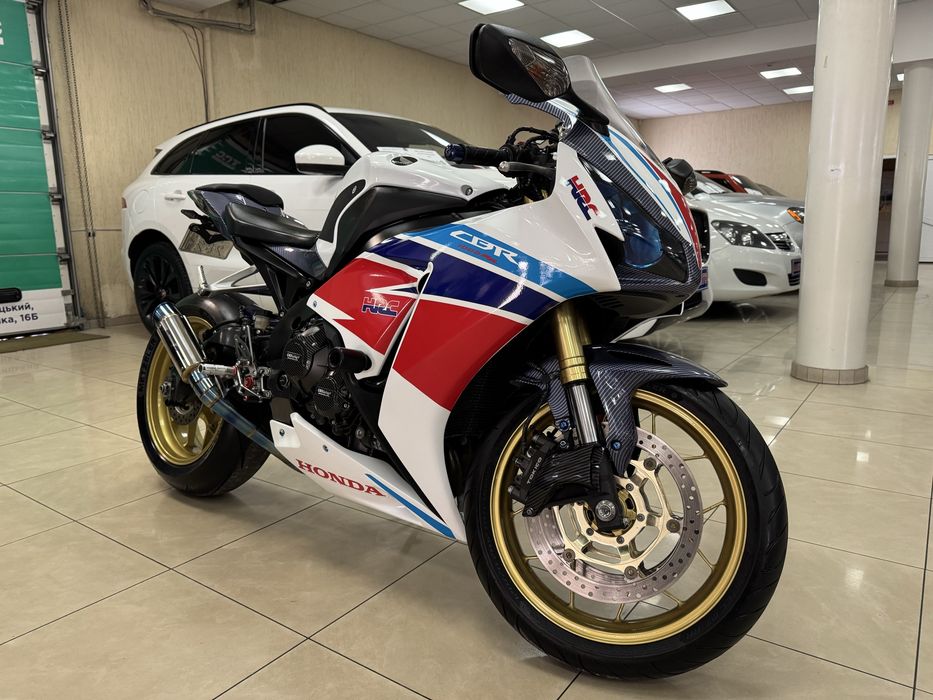 Honda CBR1000RR Fireblade 1.0i 16V 6МКПП 2014 р.в. (181 к.с.)