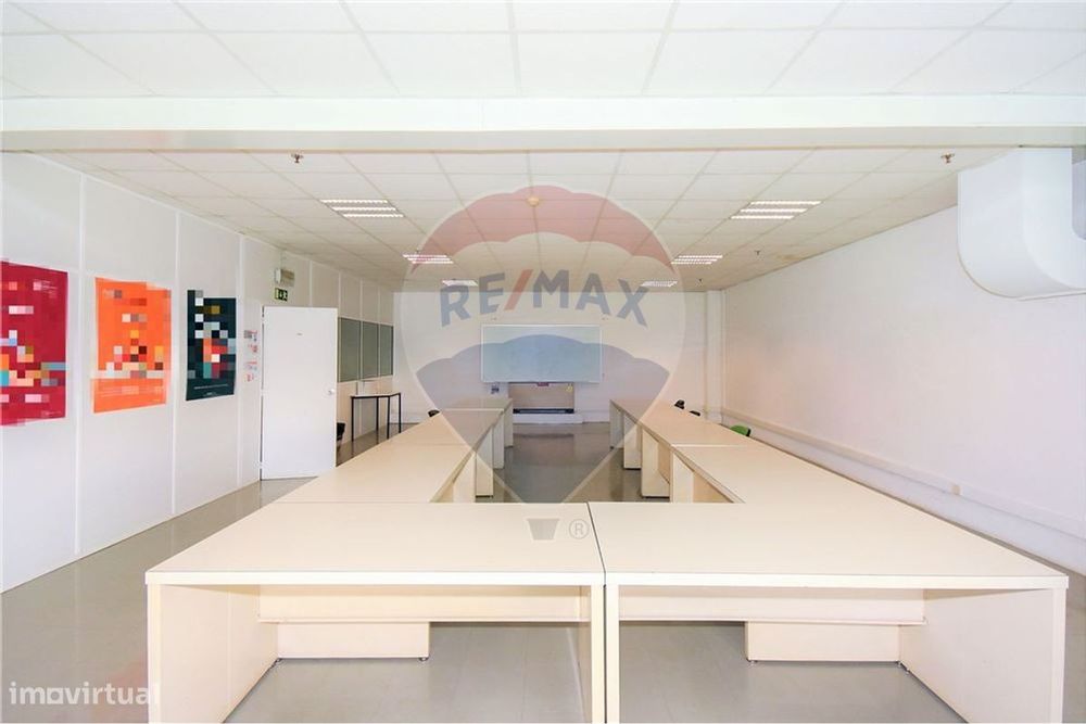 Office at the Auchan Hypermarket in Maia
