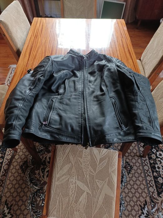 Мотокуртка шкіряка
