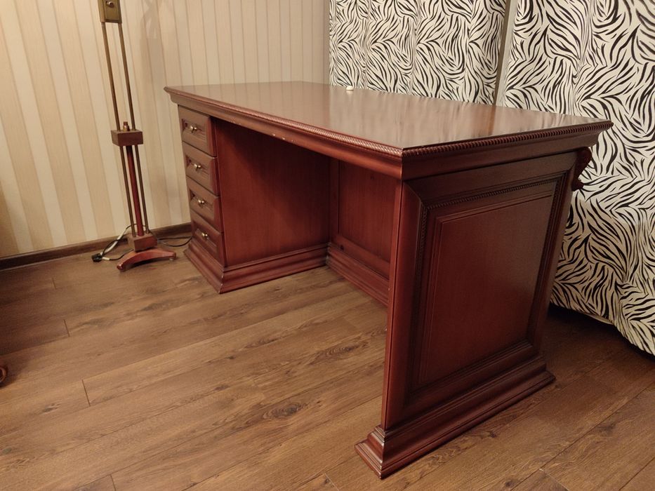 Комплект меблів у кабінет