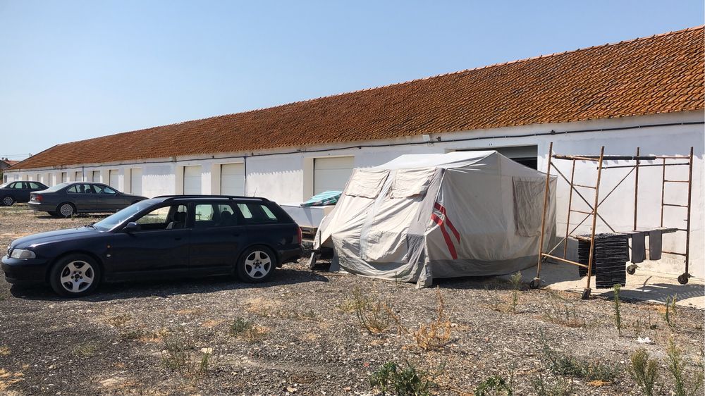 reboque tenda em boas condiçoes