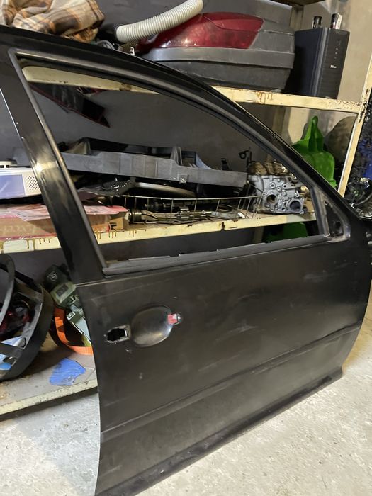 Продам дверку golf 4