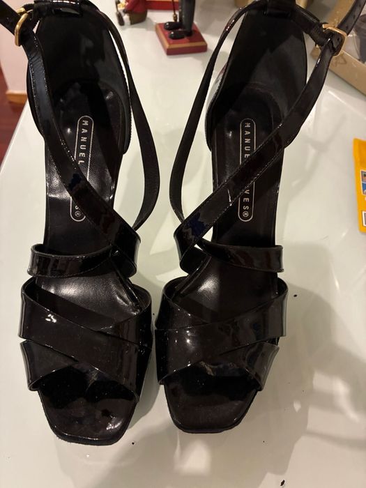 Sandálias pretas de salto – Manuel Alves