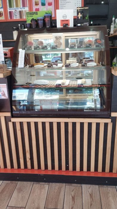 Продається Кондитерська вітрина Latina