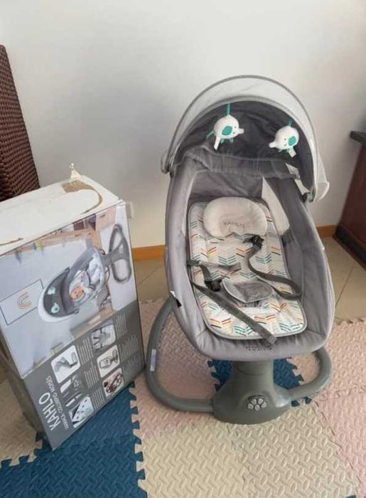 Baloiço para bebé marca KHALO