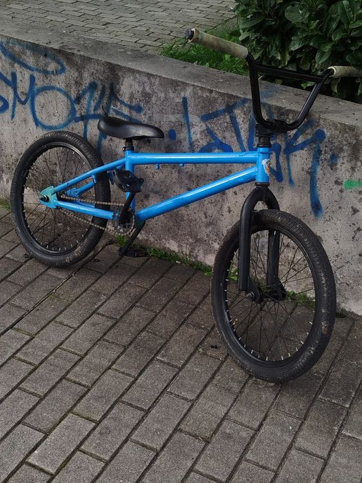 Bicicleta BMX                        .