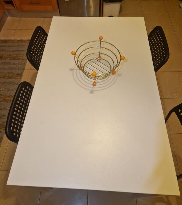 Mesa de cozinha com 4 cadeiras