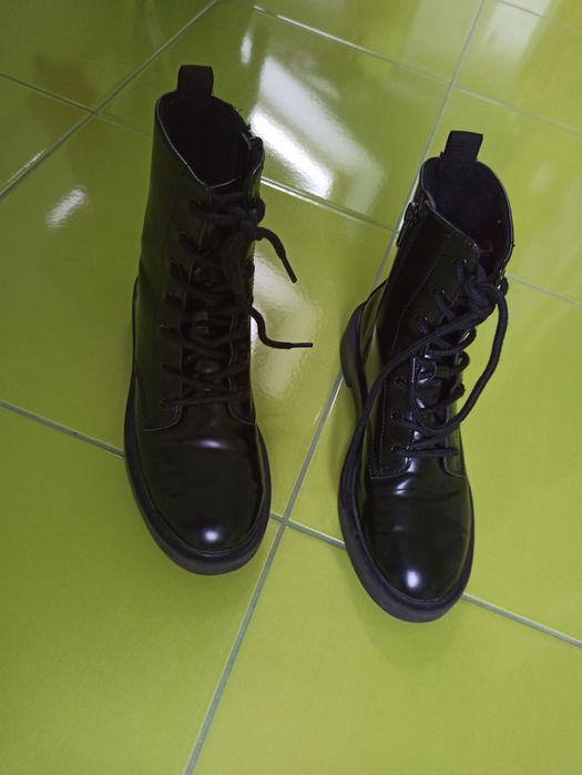 Zimowe, jesienne czarne buty marki H&M dla dziewczynki, rozmiar 35