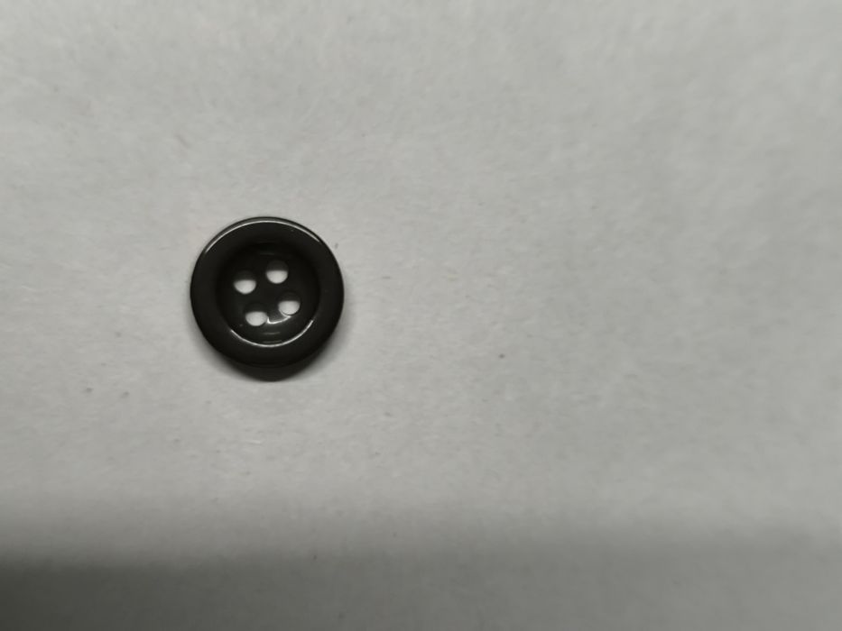 Botões castanhos vários tamanhos Oeiras