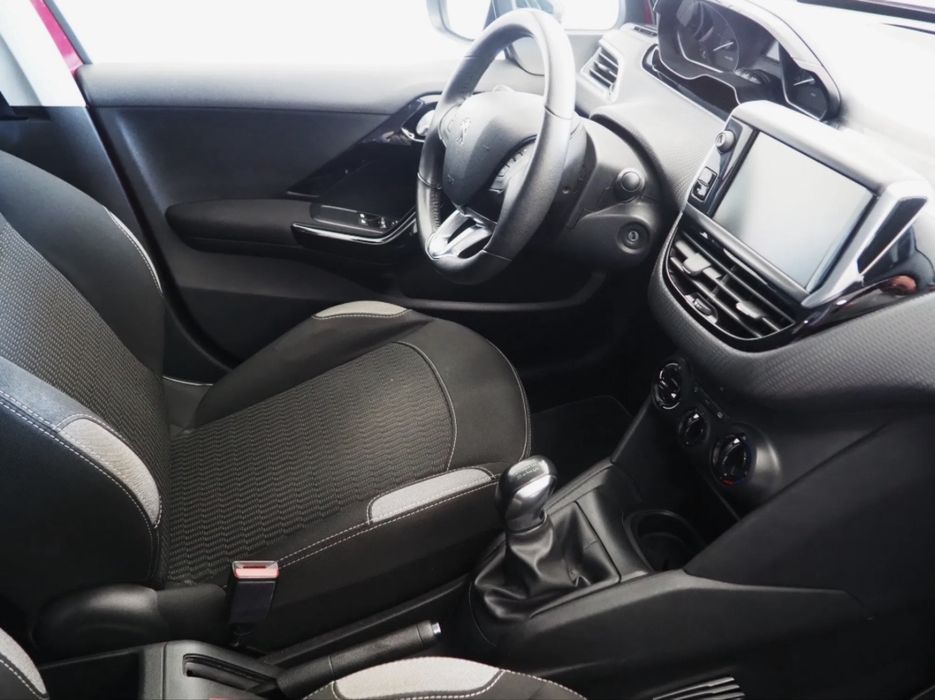 Peugeot 208 1.2 pure tech allure 2016 130mil km gasolina