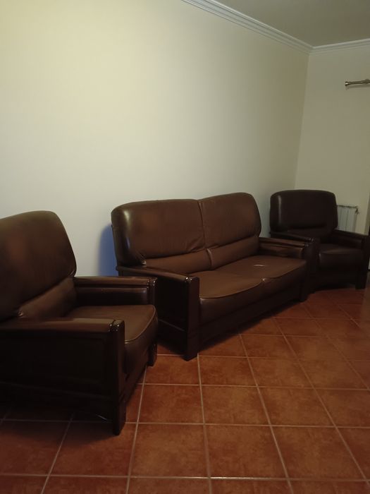 Sofas, cama, comoda e mesa
