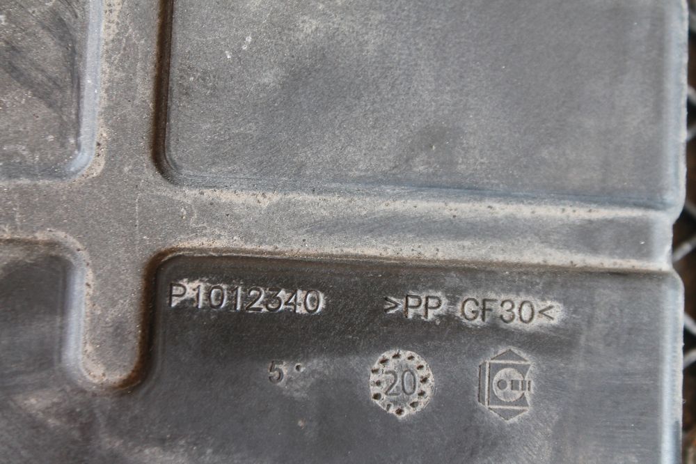 zbiornik adblue ad-blue peugeot 208 ii 2008 ii 19-