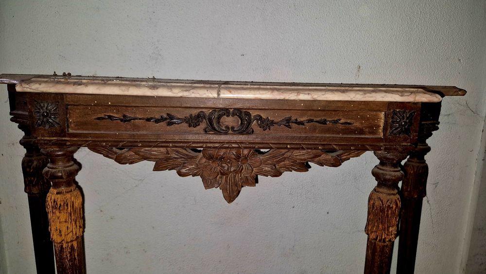 Aparador em madeira maciça para recuperar