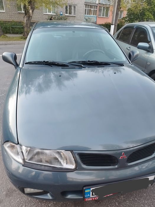 Продам автомобіль Mitsubishi Carisma 1.6 бензин АКПП