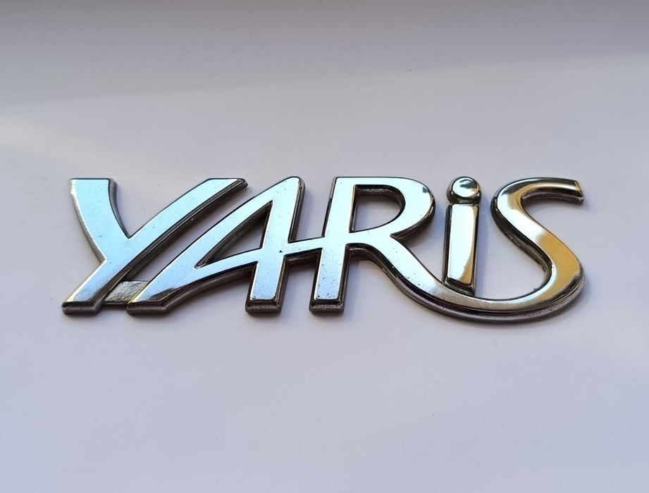 Napis emblemat Toyota Yaris I