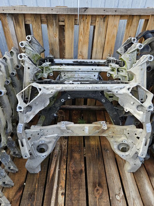 Підрамник Балка БМВ Е38 Е39 Е46 Е53 Е60 Е61 Е65 Е66 Е70 Е71 Е83 Е90