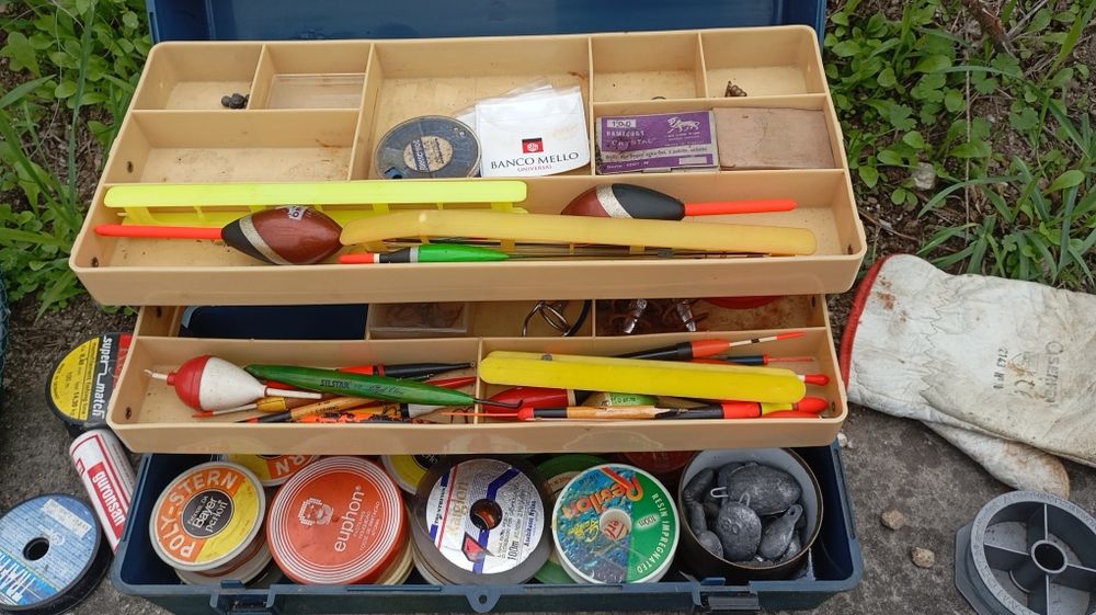 Vário material de pesca