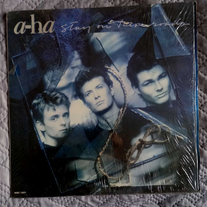 disco vinil A-Ha "Stay On These Roads" 1988
