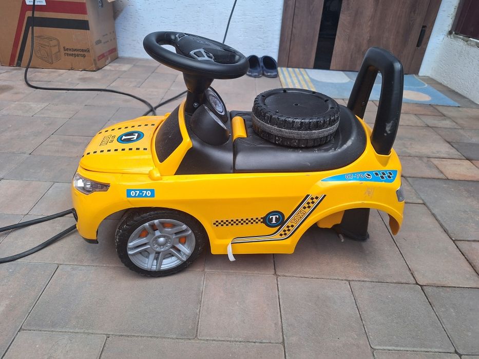 Отдам детскую машинку Такси бесплатно