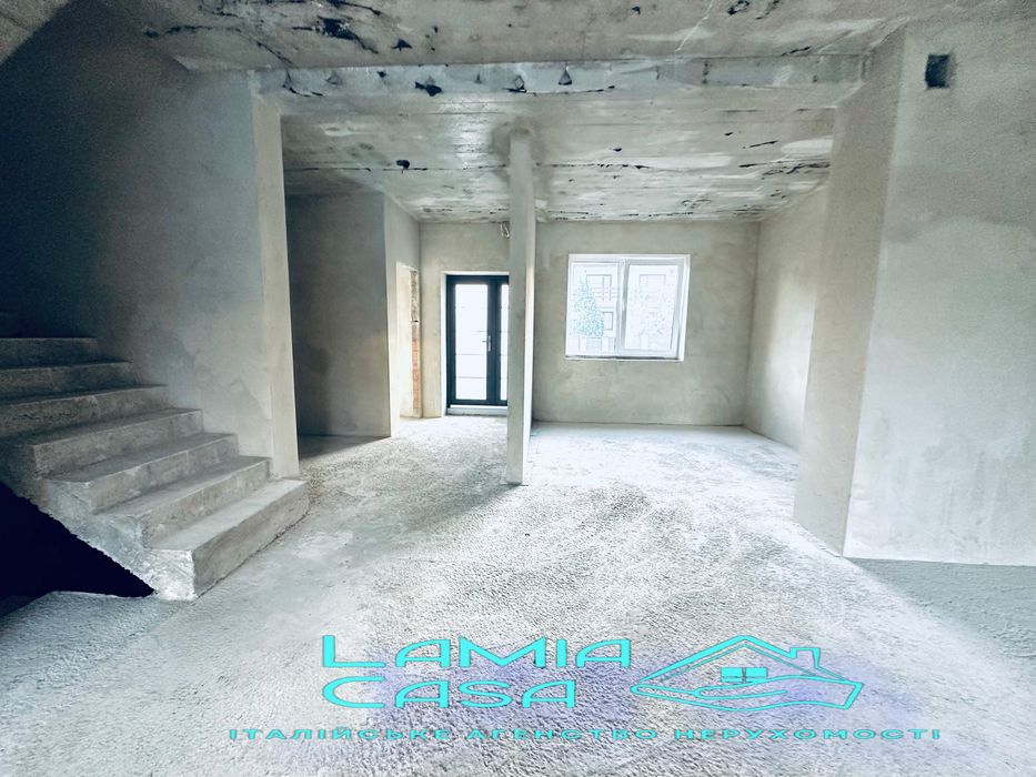 Продаж котеджу з басейном . Ближня роша