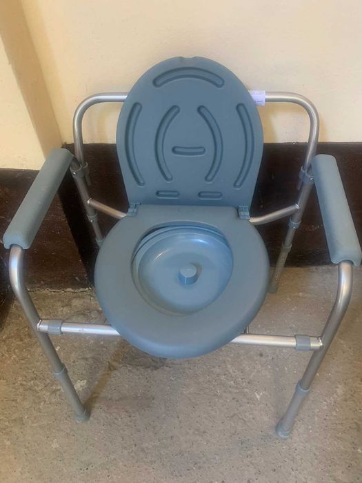 Стілець туалет новий