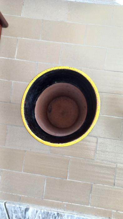 Chapeleiro antigo em barro pintado