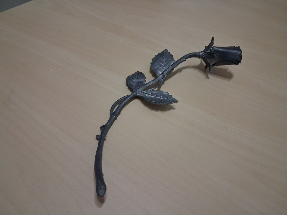 Peça  decorativa em estanho