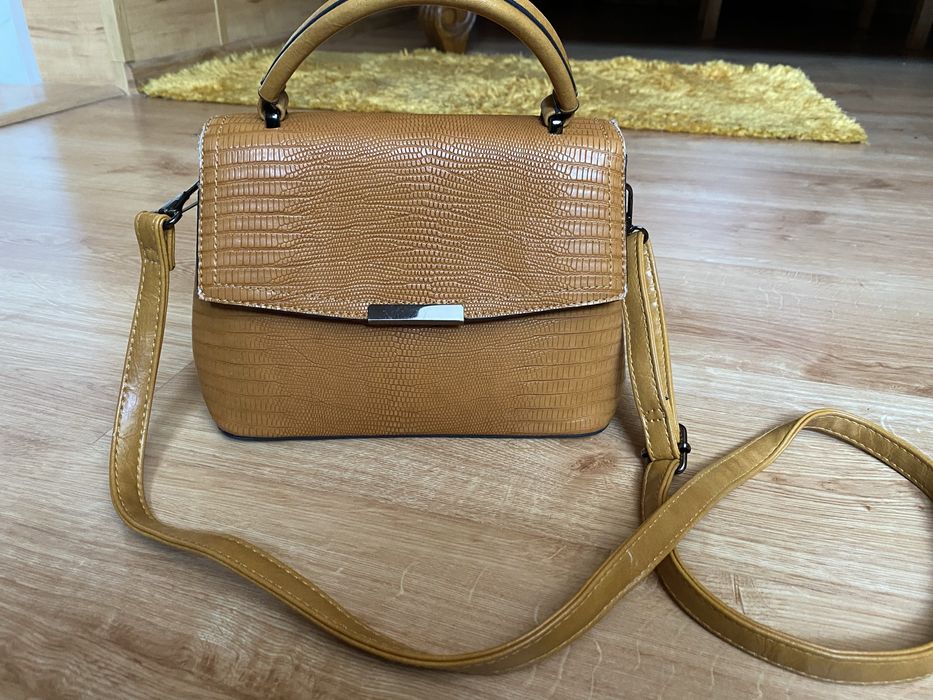 Mała torebka damska na ramię