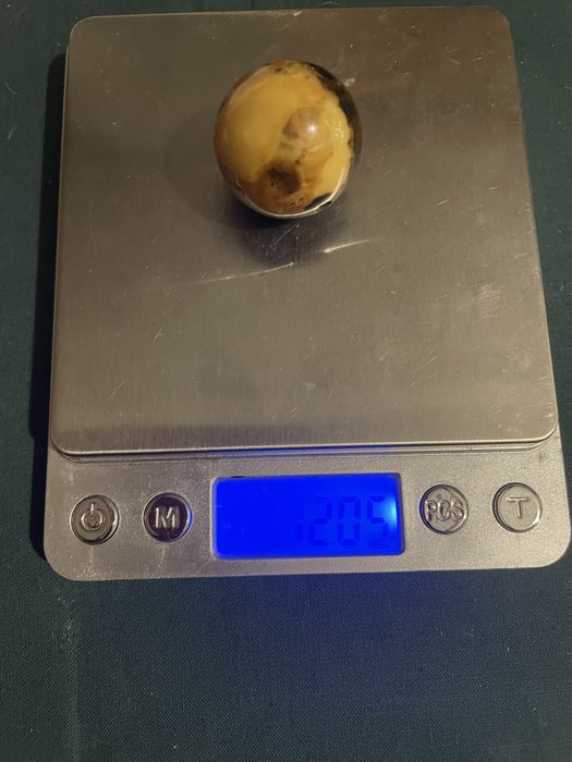 Nowy wisior kula, z naturalnego bursztynu 3 cm