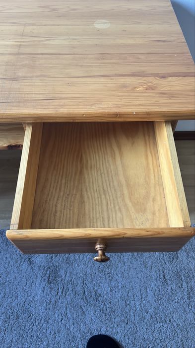 Secretária em Madeira Maciça (Pinho Mel) – C/ Gaveta e Prateleira