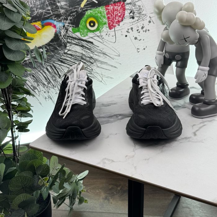 Кросівки Hoka Bondi 8 40 розмір E1076