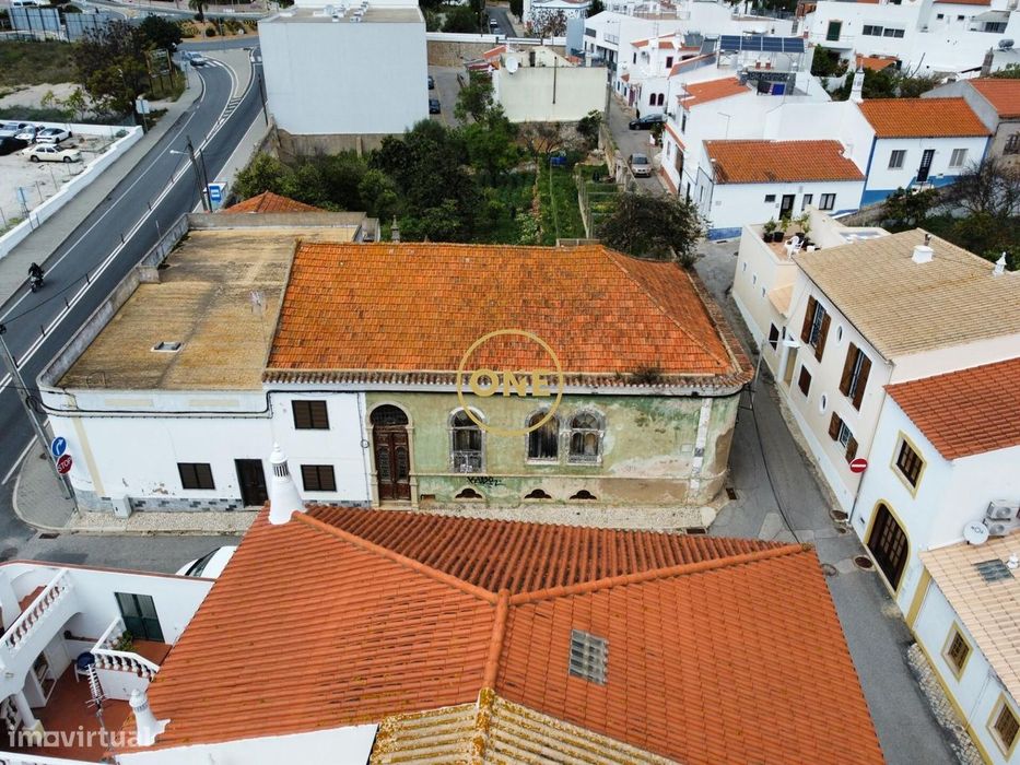 Terreno com Moradia T3 para Recuperar – Projeto Recuperação já Aprovad