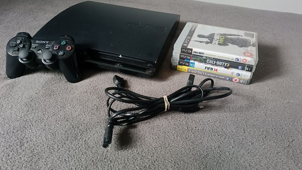 Konsola PlayStation 3 slim