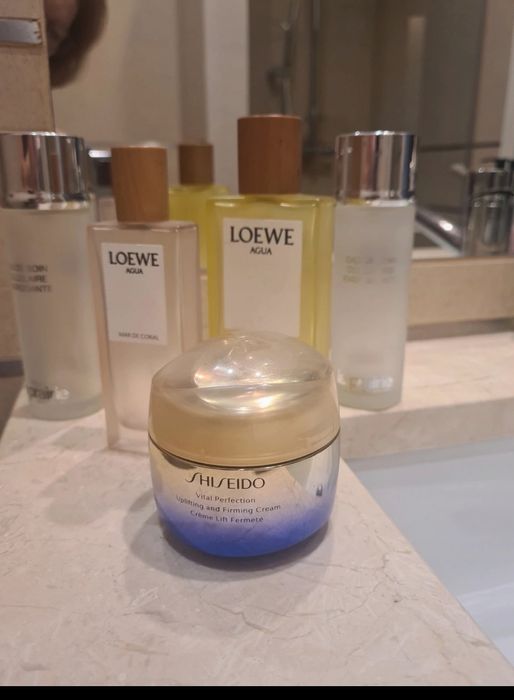 Cinco frascos de perfume+ 1 boião Vazios, para colecção