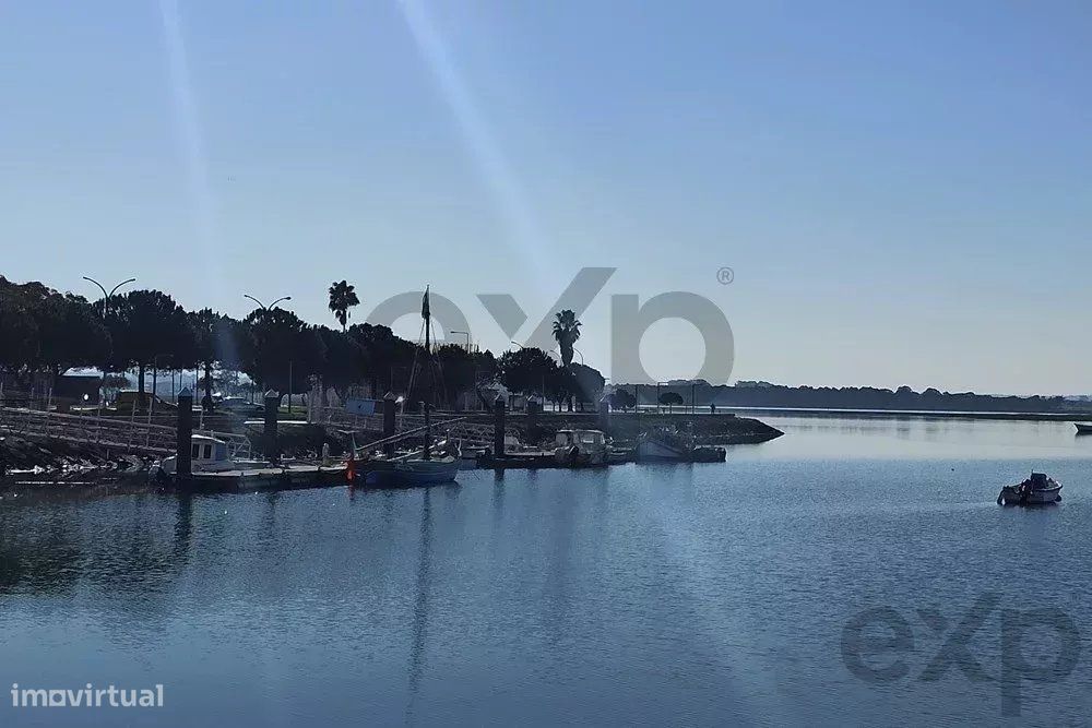 Moradia T2 totalmente remodelada  na Zona Histórica do Montijo