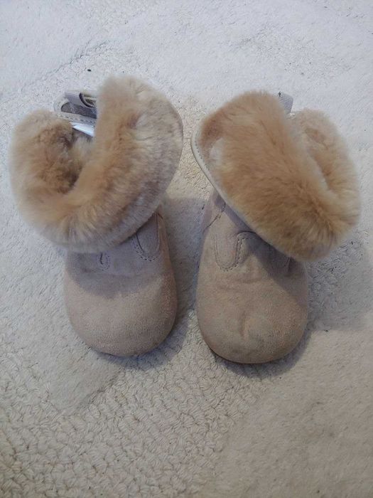 Детские зимние сапожки Baby Gap.