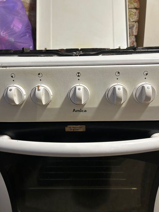 Kuchenka gazowa  w dobrym stanie