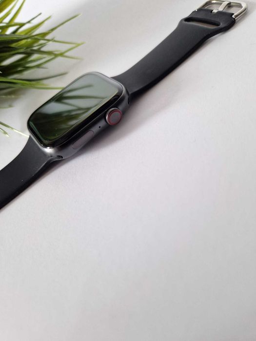 Nowy smartwatch czarny