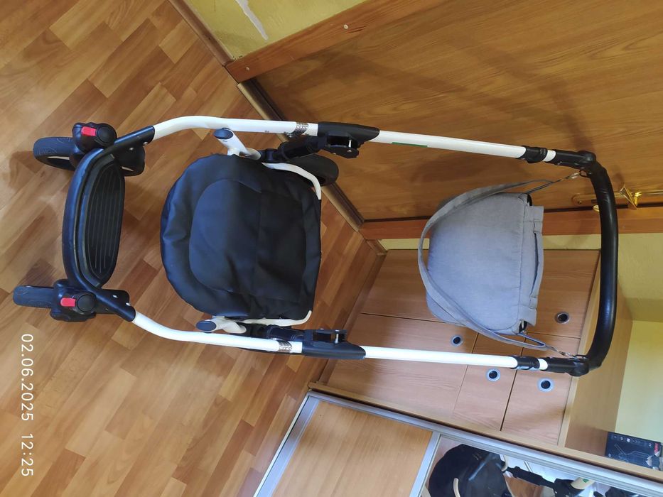 Дитяча колиска фірми  NEXT BABY