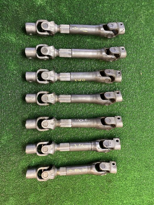 Карданний вал рулевой рейки управління Opel Astra H Zafira B