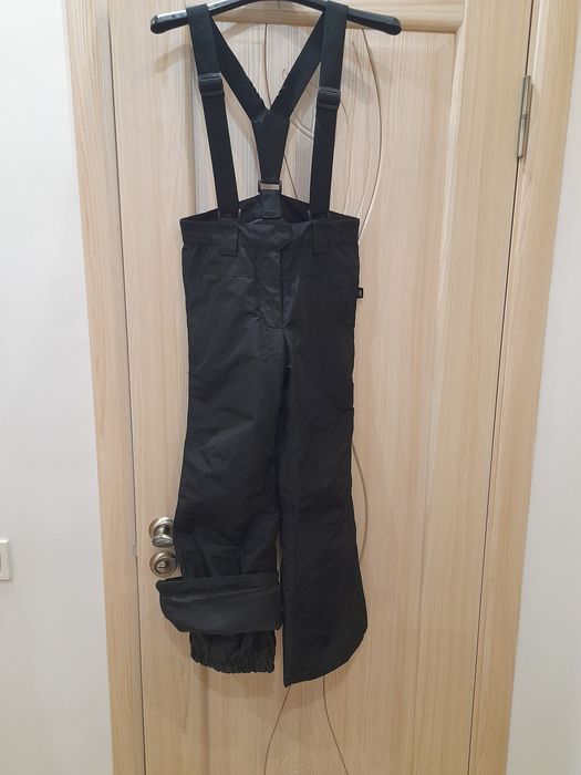 Продамо лижні зимові штани і куртку McKinley 116-140 розмір.