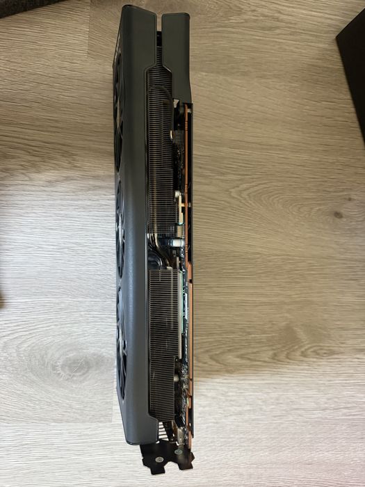 Placa gráfica XFX AMD Radeon RX 6800 XT - Como Nova