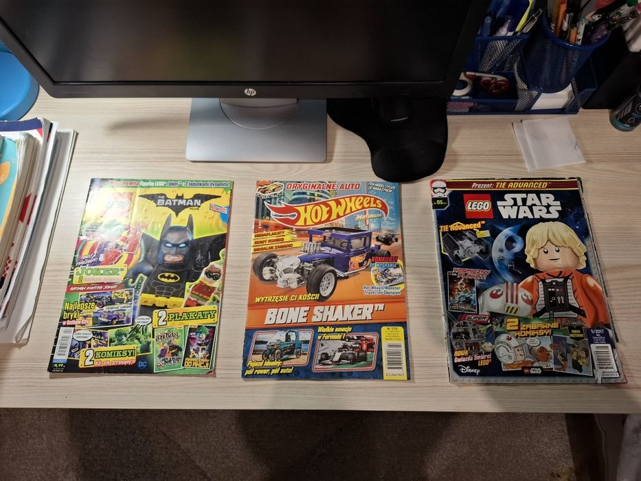 Różne gazetki np.Hot Wheels.