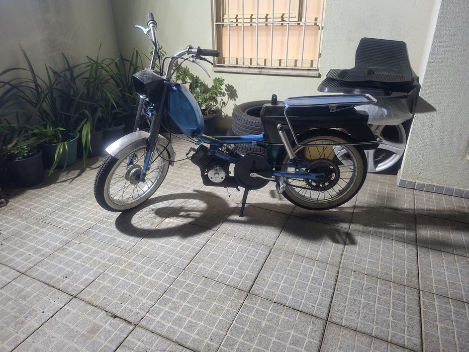 Mota a pedais antiga peugeor 104