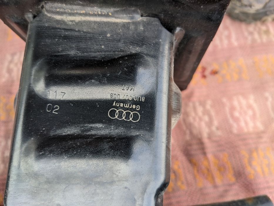 Підсилювач заднього бампера AUDI Q3 ( 8U ) 8U0807309D оригінал