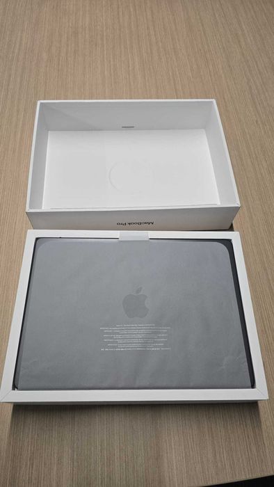 Apple MacBook Pro 14.2" | M4 Pro CPU 12‑core, GPU 16‑core | SSD 512GB | 24GB RAM | Preto Sideral