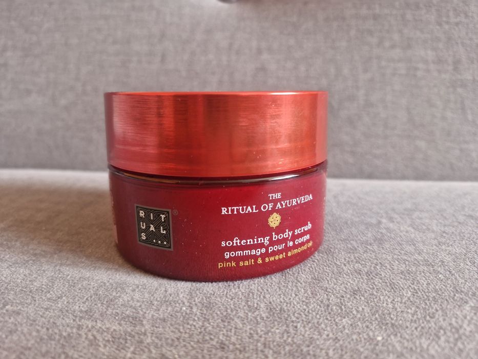 Peeling do ciała Rituals 300 g, nowy Ayurveda