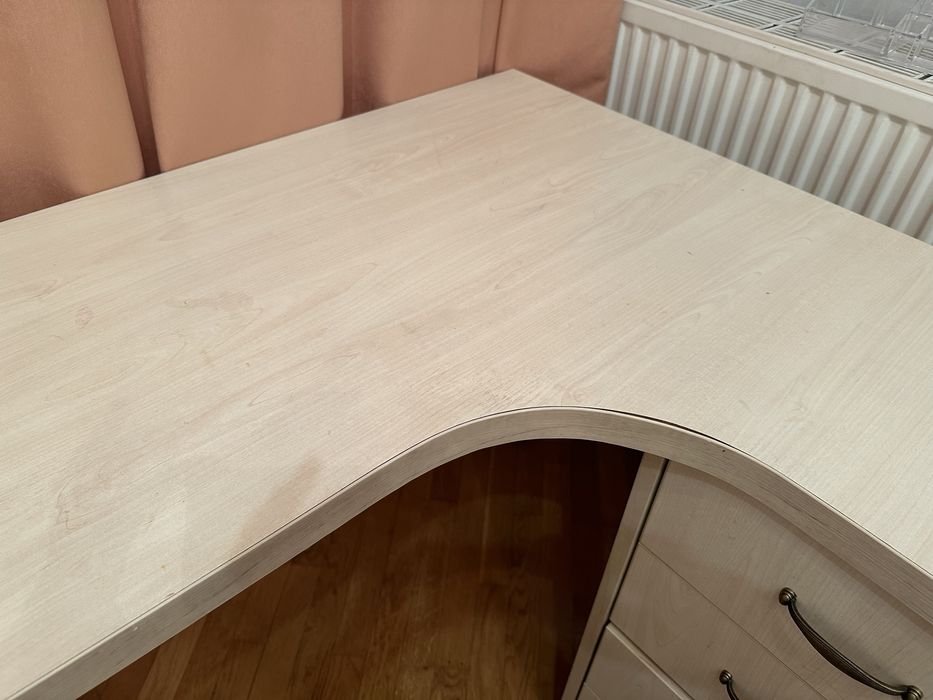 Стіл письмовий кутовий